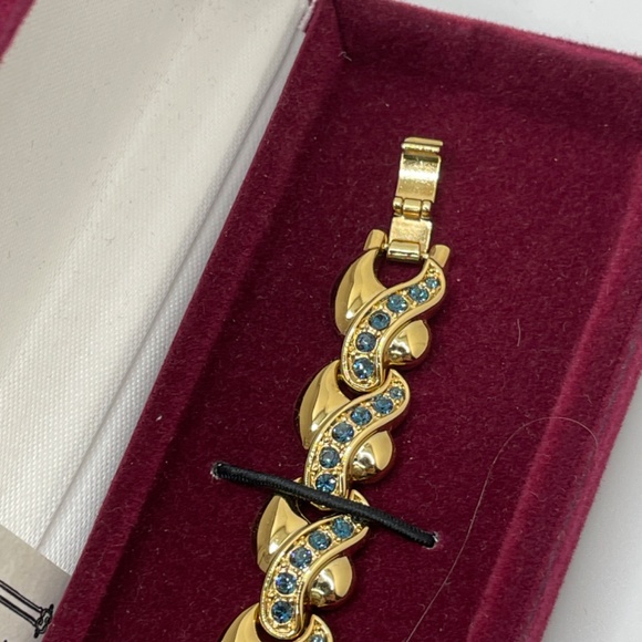 Camrose & Kross Gold Plated Sapphire Blue Crystal JBK Bracelet with Box - Picture 10 of 14